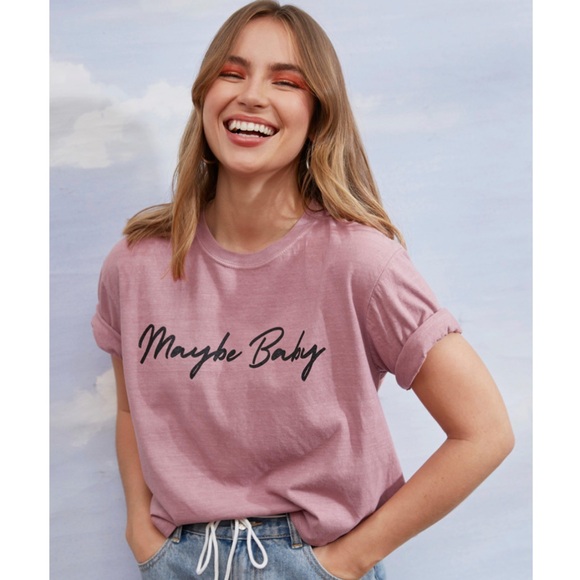 Nasty Gal - Mauve Pink Graphic Tee with 'Maybe Baby' Print - Picture 1 of 5